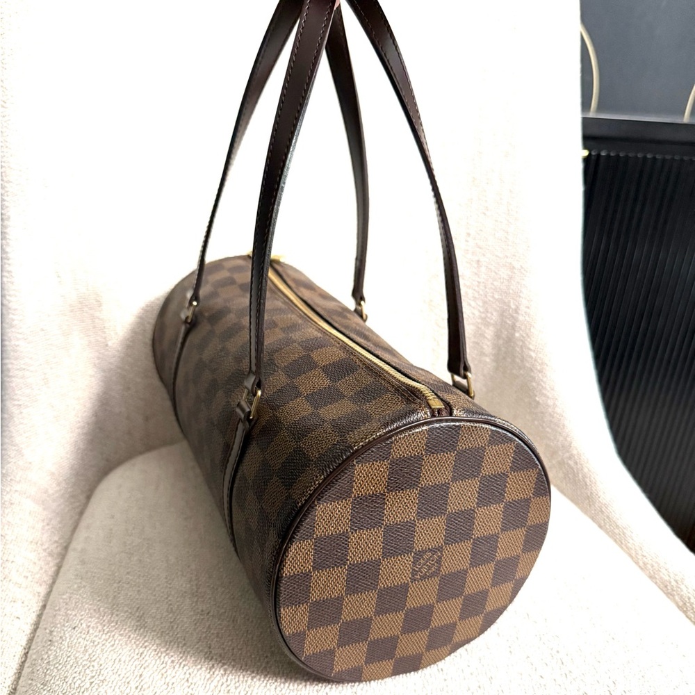 Authentic Louis Vuitton Papillon 30 Damier Ebene
N51303 brown with mini pouch - Picture 7 of 16
